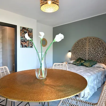 Prima Luna בית הארחה